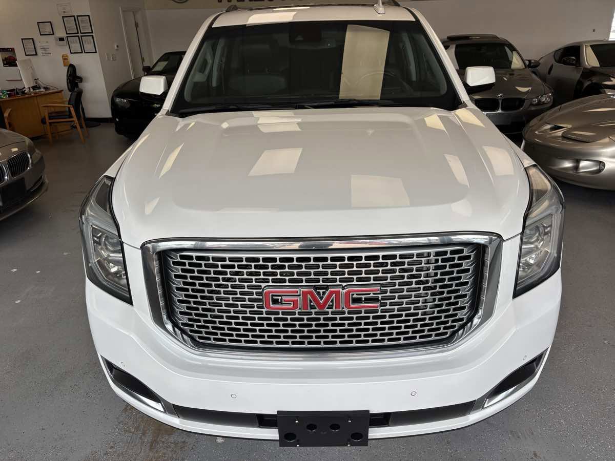 Used 2016 GMC Yukon XL Denali w/ Open Road Package RWD image 2