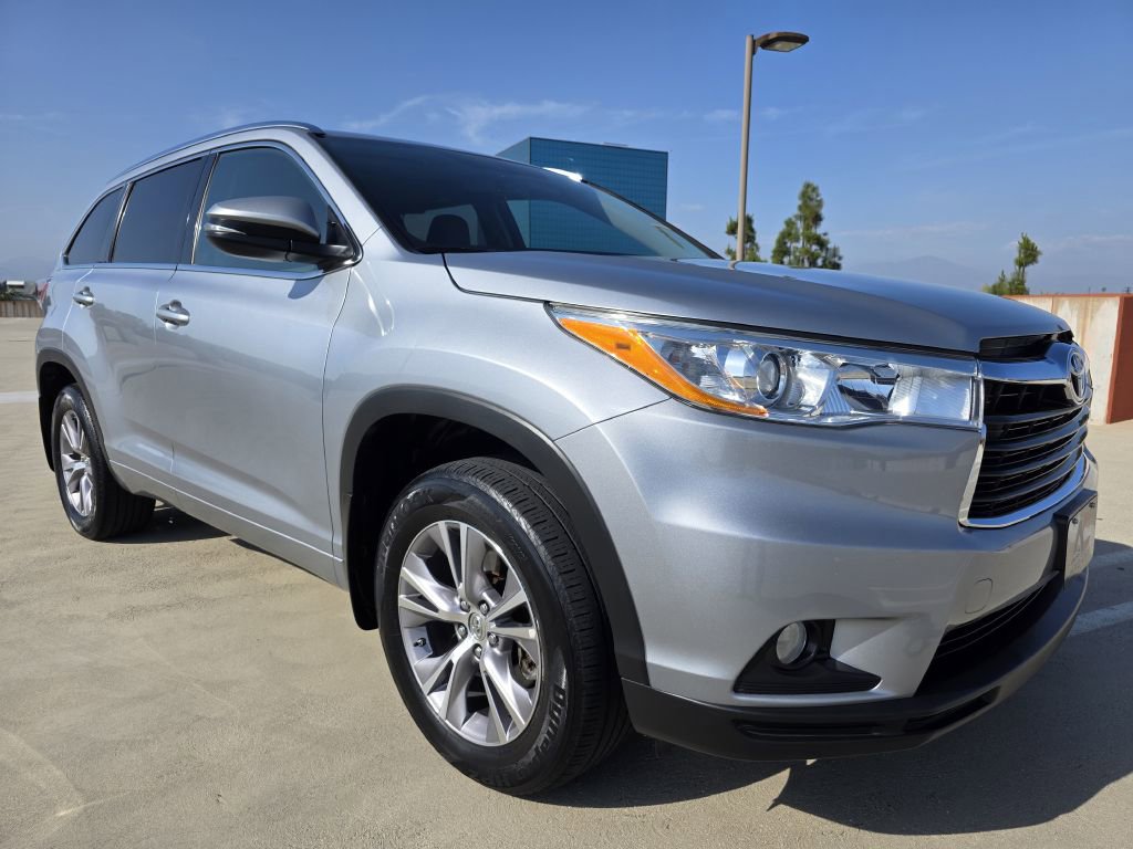 Used 2014 Toyota Highlander XLE AWD/4WD image 5
