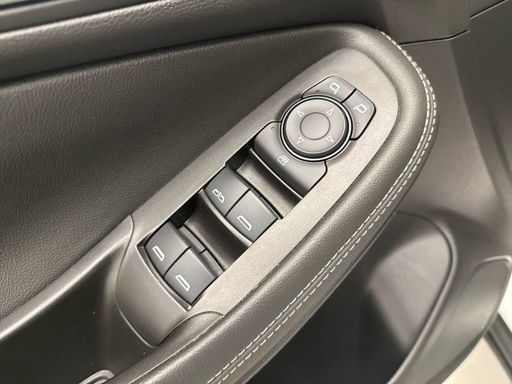 Certified 2023 Buick Encore GX Preferred w/ Cold Weather Comfort Package FWD image 13
