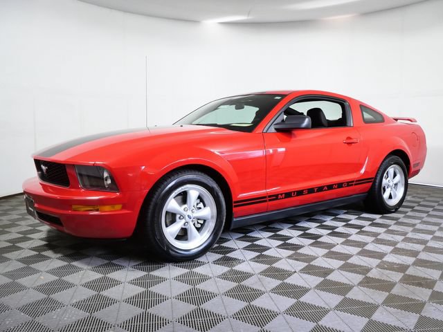 Used 2005 Ford Mustang Coupe RWD image 3