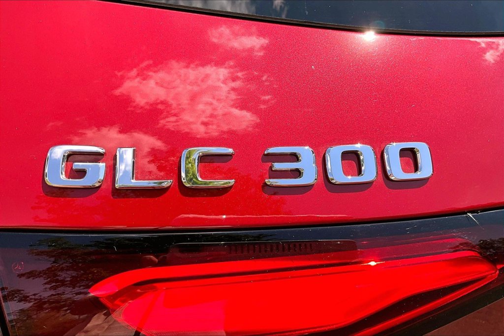 Used 2026 Mercedes-Benz GLC 300 4MATIC image 33