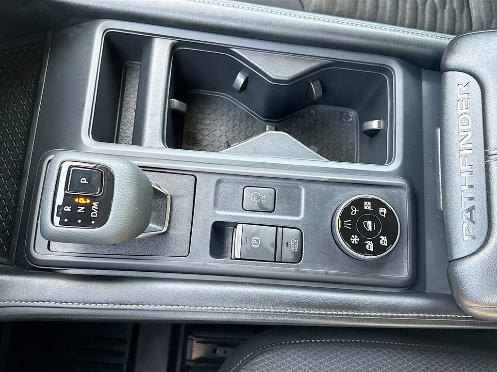 Used 2023 Nissan Pathfinder S image 21