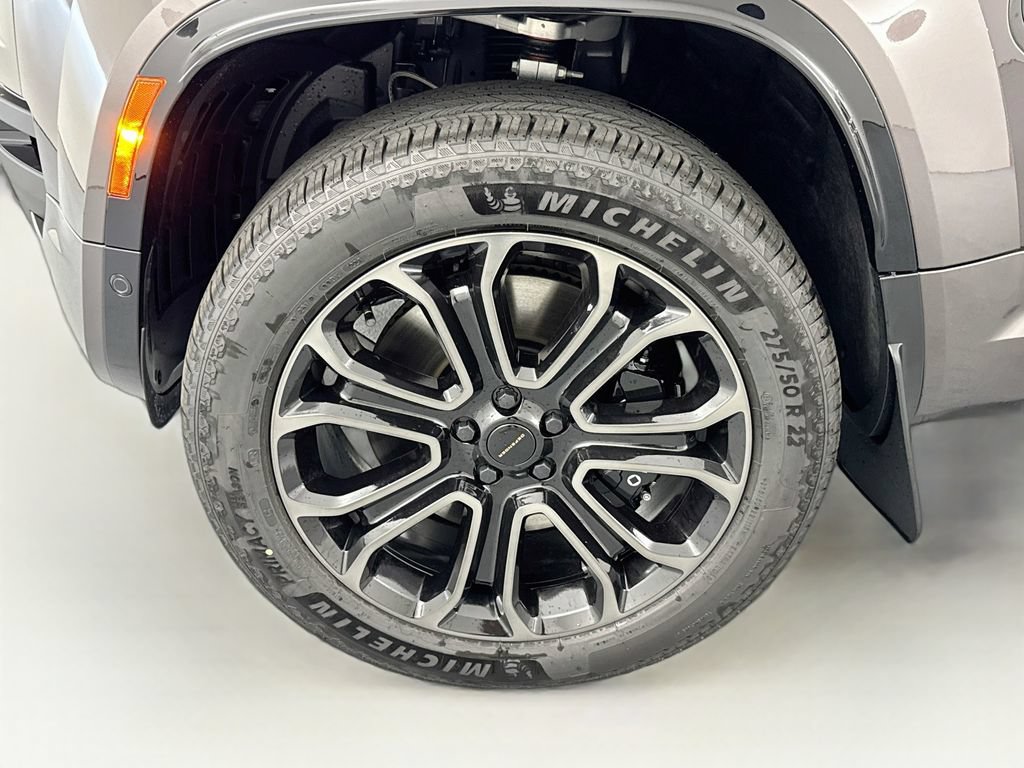 New 2026 Land Rover Defender 110 OCTA AWD/4WD image 32
