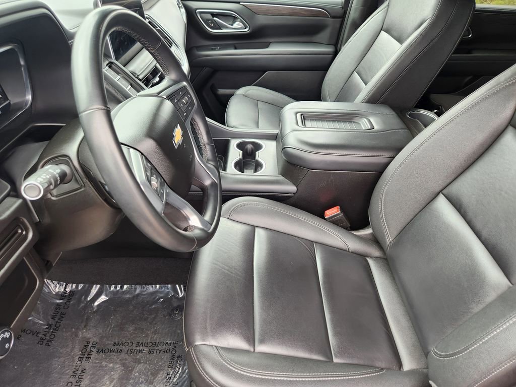 Used 2024 Chevrolet Tahoe LT image 3