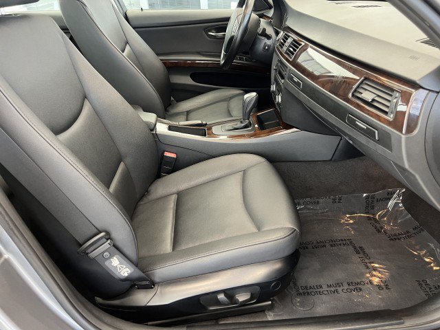 Used 2011 BMW 335i xDrive Sedan AWD/4WD image 13