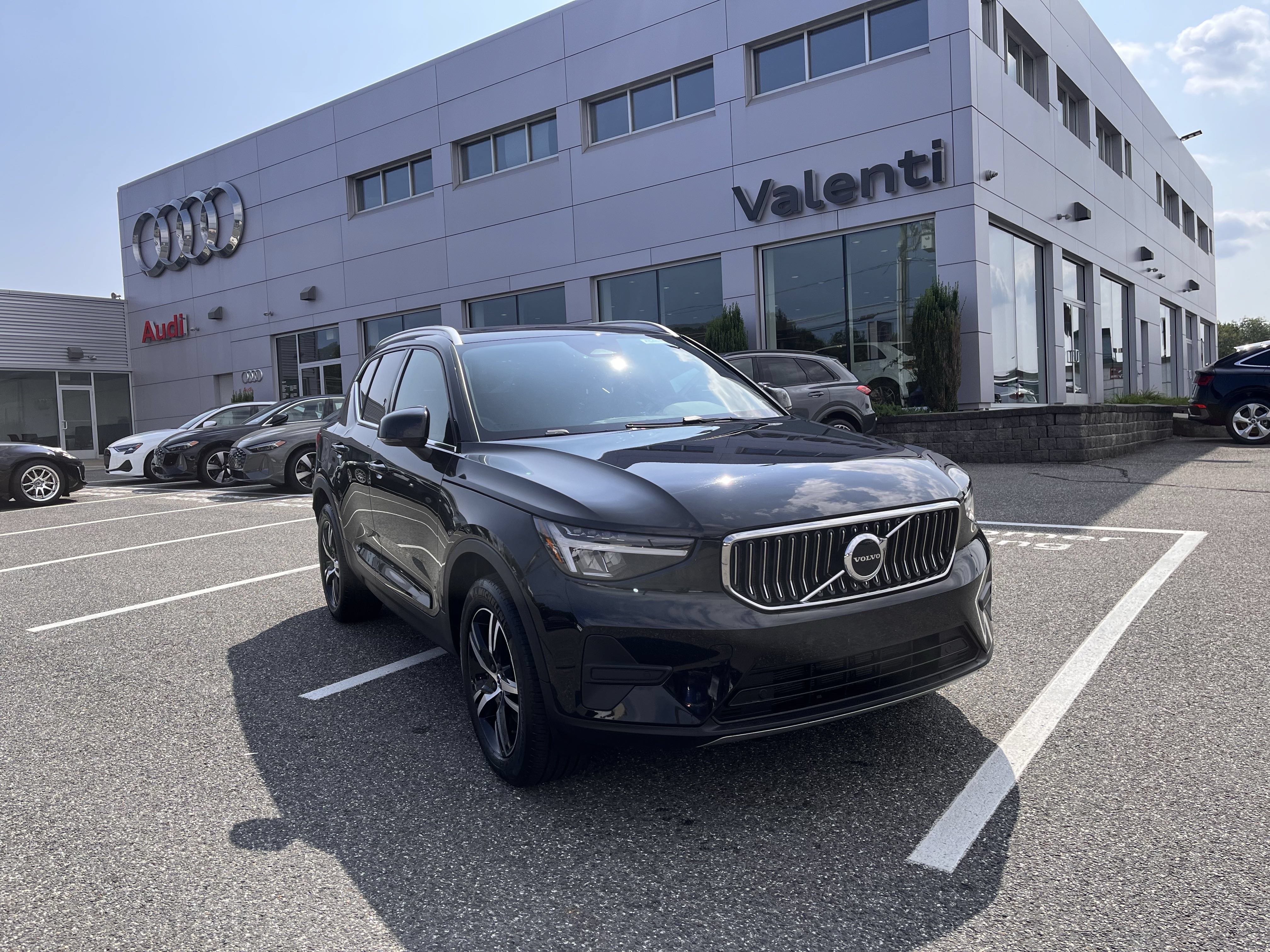 Certified 2025 Volvo XC40 B5 Core