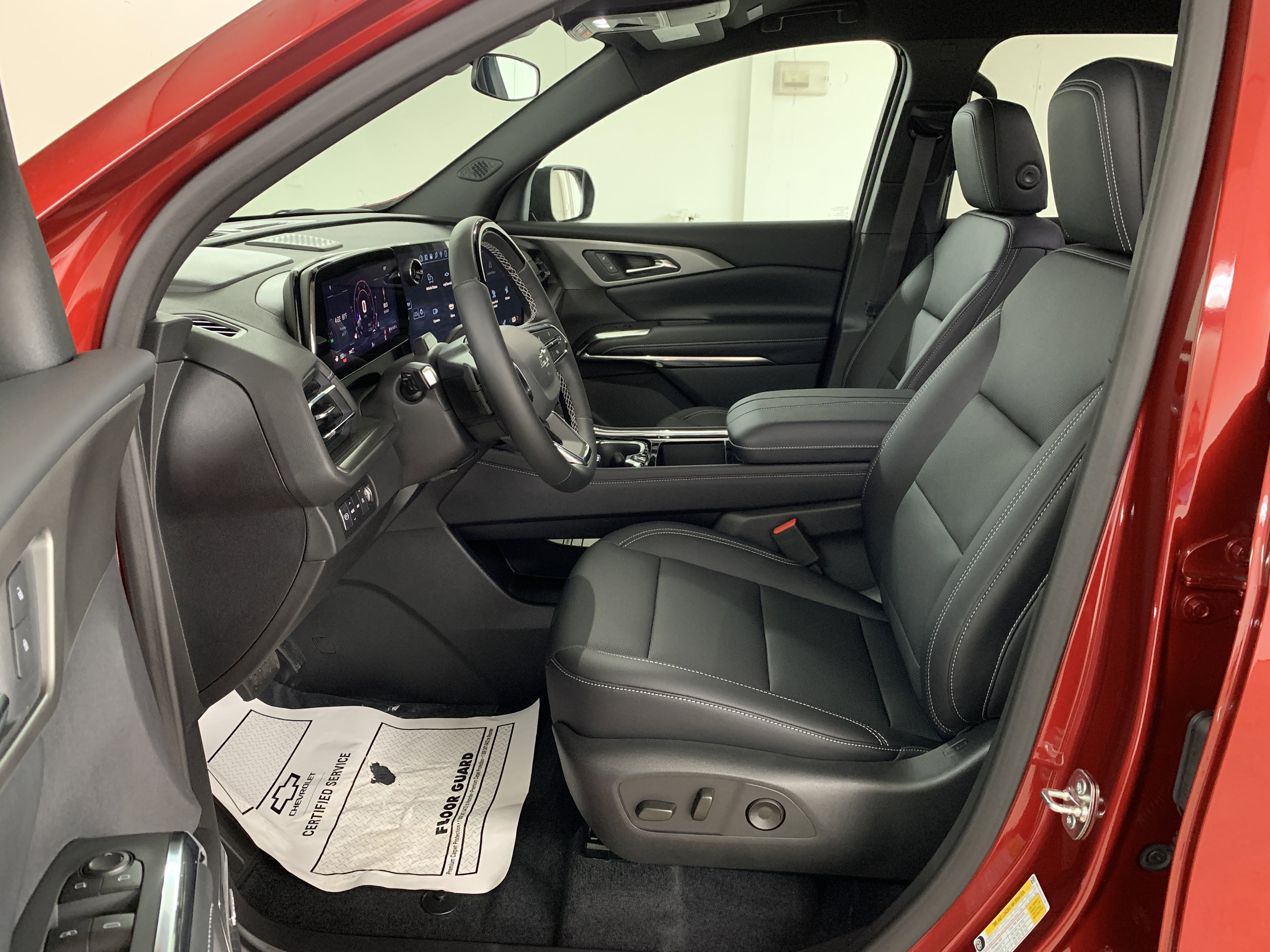 New 2025 Chevrolet Traverse LT w/ Enhanced Driving Package image 12