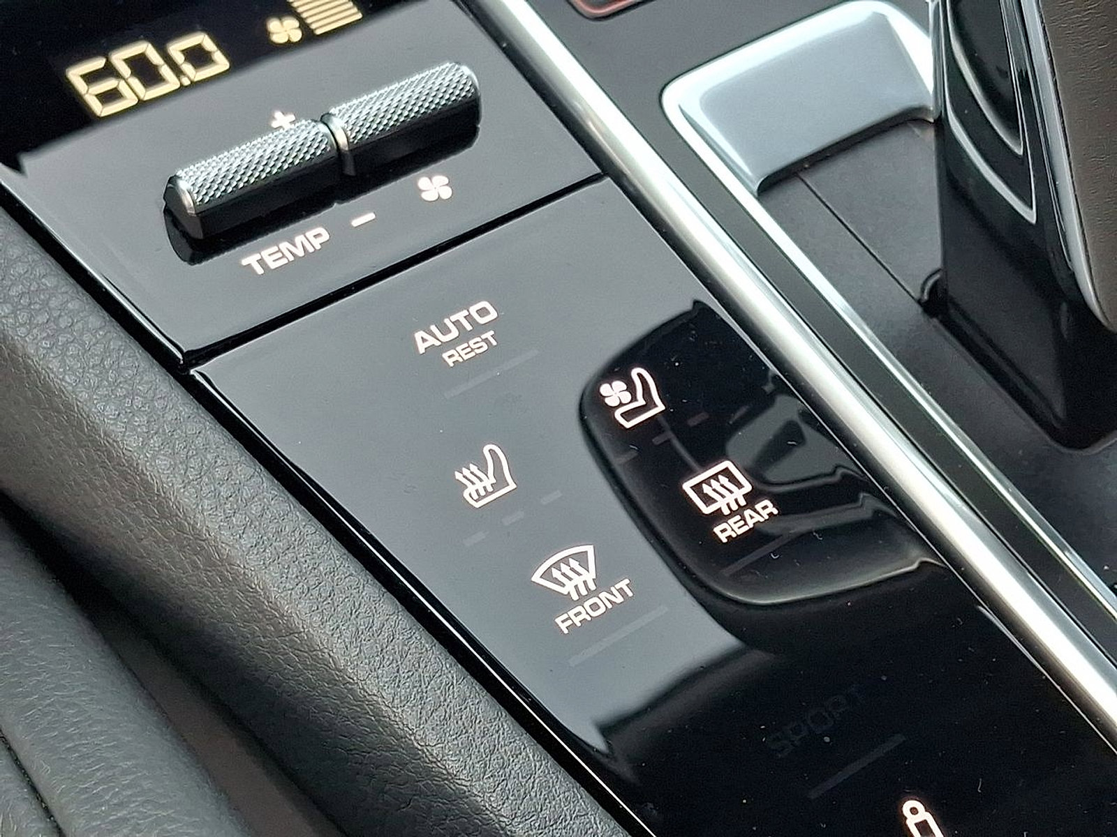 Used 2020 Porsche Cayenne S image 19