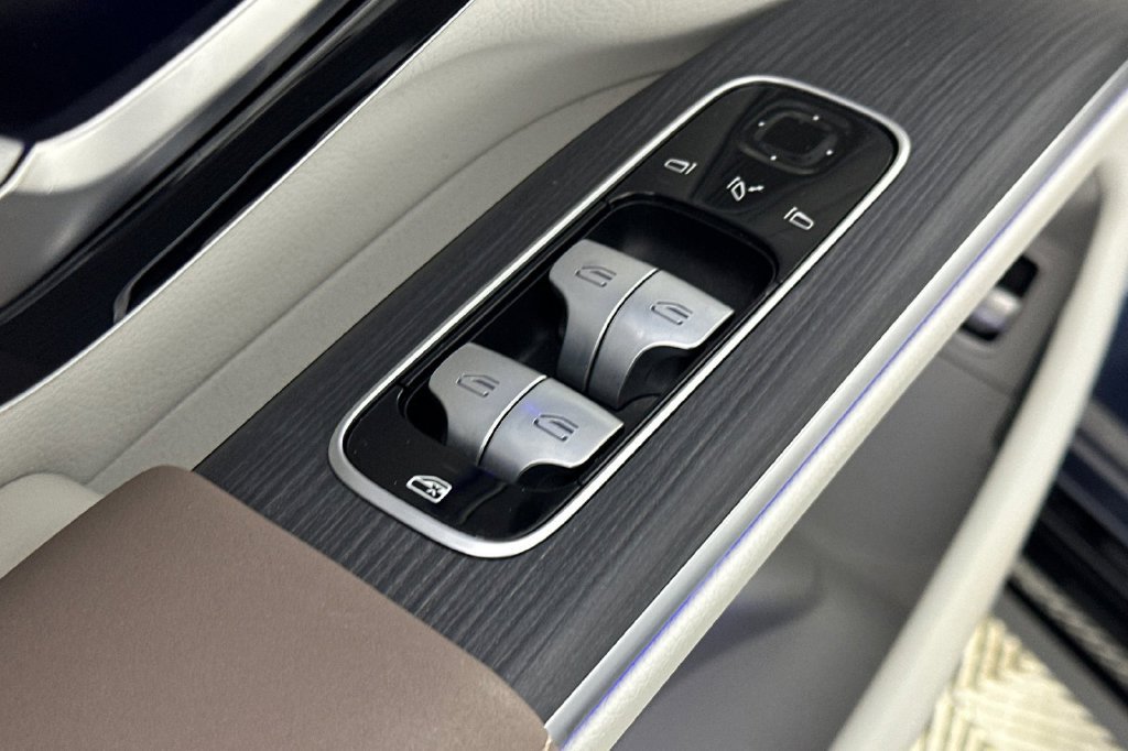 Certified 2023 Mercedes-Benz EQS 450+ 4MATIC SUV image 14