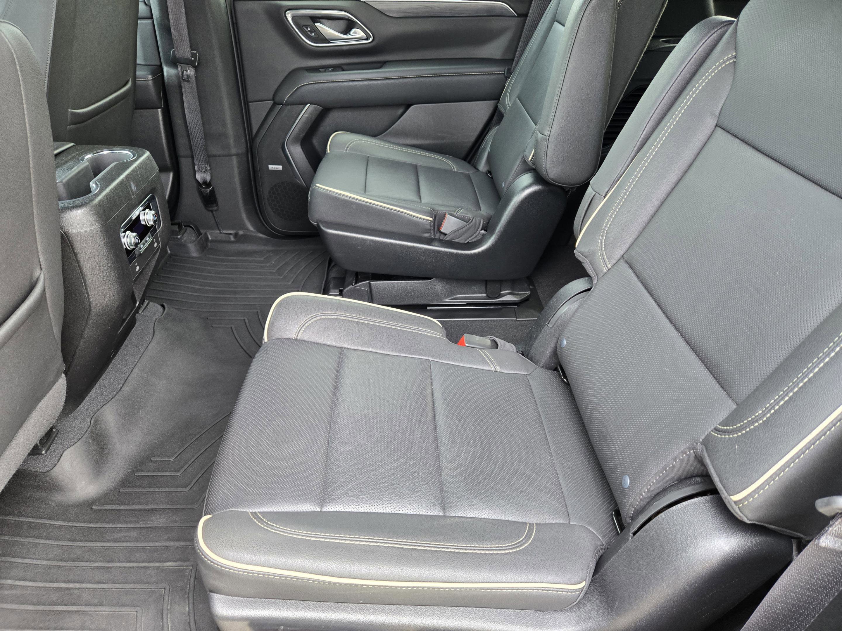 Used 2023 GMC Yukon SLT image 31