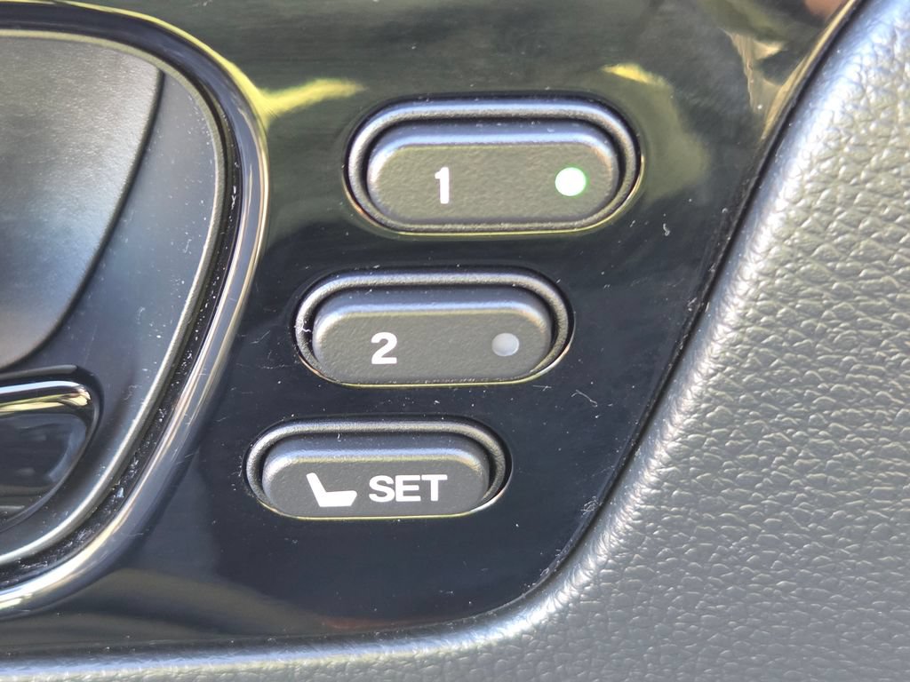 Used 2025 Honda Odyssey Elite image 8