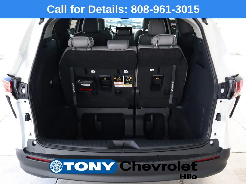 Used 2026 Toyota Sienna XLE image 19