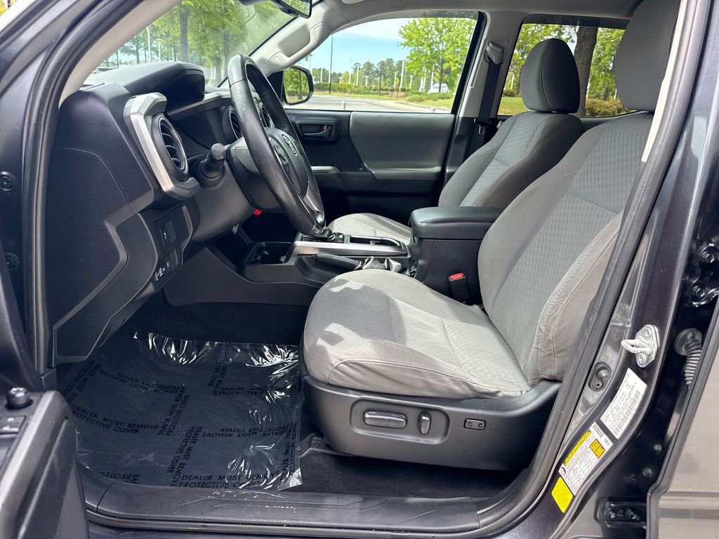 Used 2021 Toyota Tacoma SR5 RWD image 13