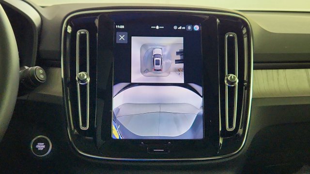 New 2026 Volvo XC40 B5 Plus w/ Protection Package Premier AWD/4WD image 19