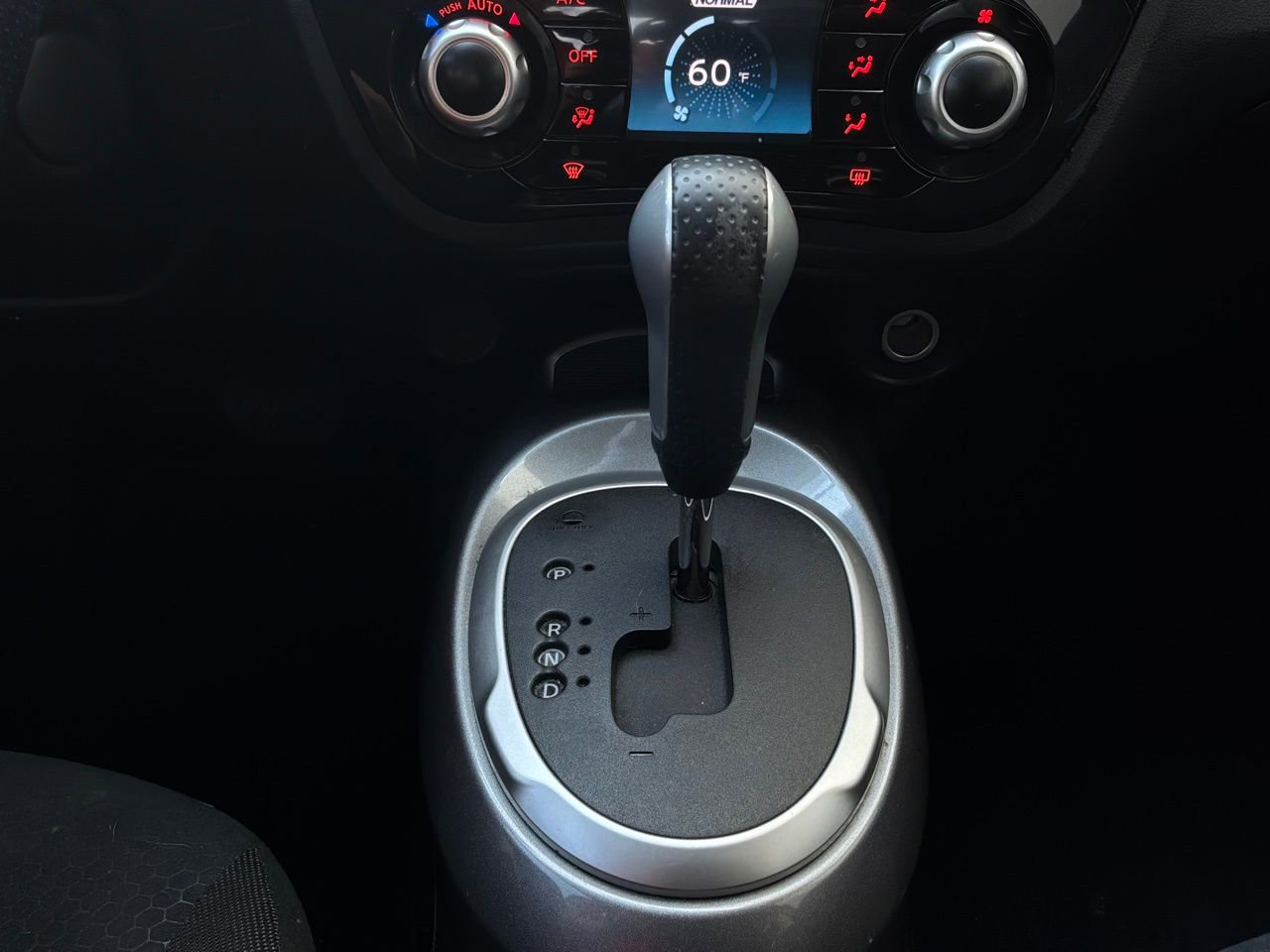 Used 2014 Nissan Juke SV image 21