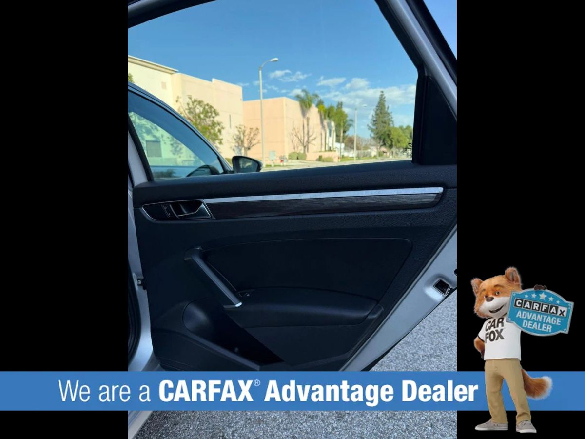 Used 2017 Volkswagen Passat 1.8T SEL Premium image 22