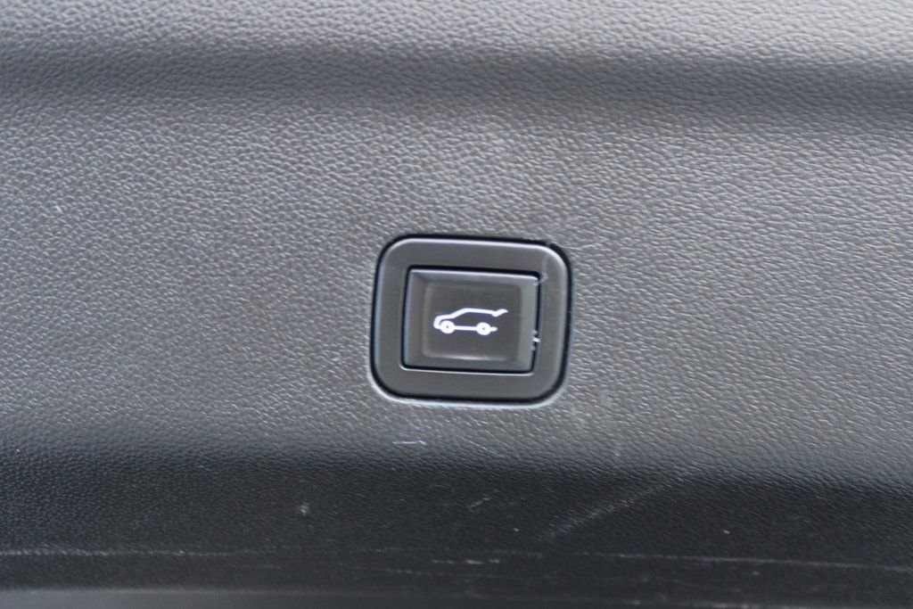 Used 2021 Chevrolet Tahoe Premier AWD/4WD image 34