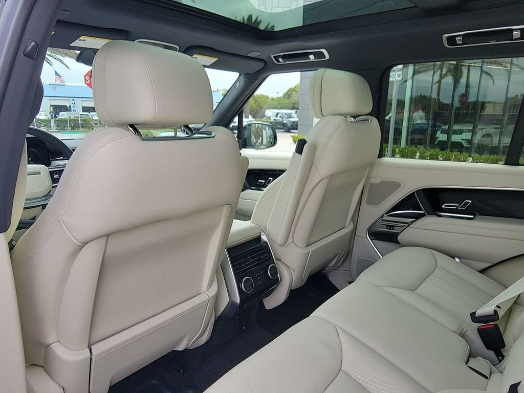 New 2026 Land Rover Range Rover SE image 17