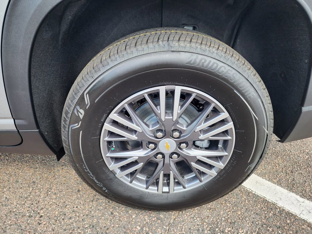 New 2025 Chevrolet Traverse LT image 24