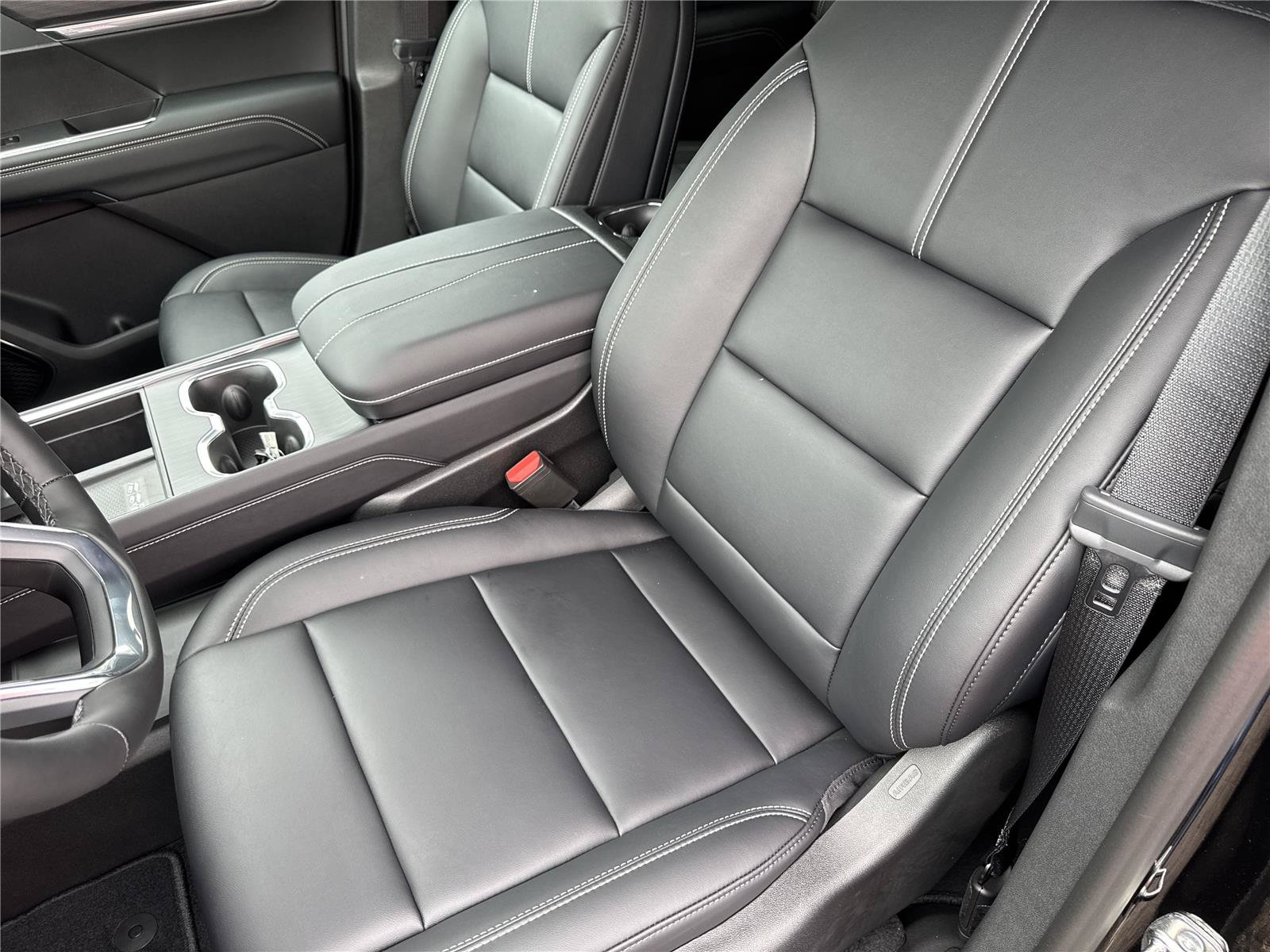 New 2026 GMC Acadia Elevation w/ Elevation Premium Package FWD image 11