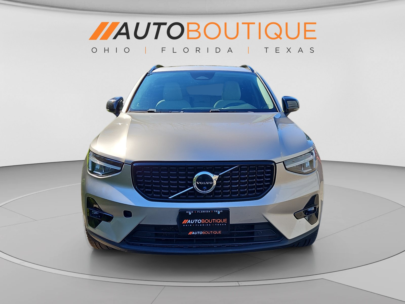 Used 2023 Volvo XC40 B4 Ultimate FWD image 8