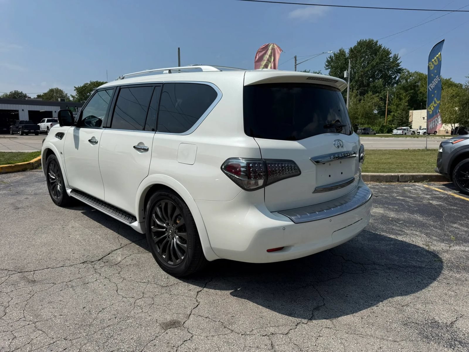 Used 2015 INFINITI QX80 4WD w/ Limited Package image 3