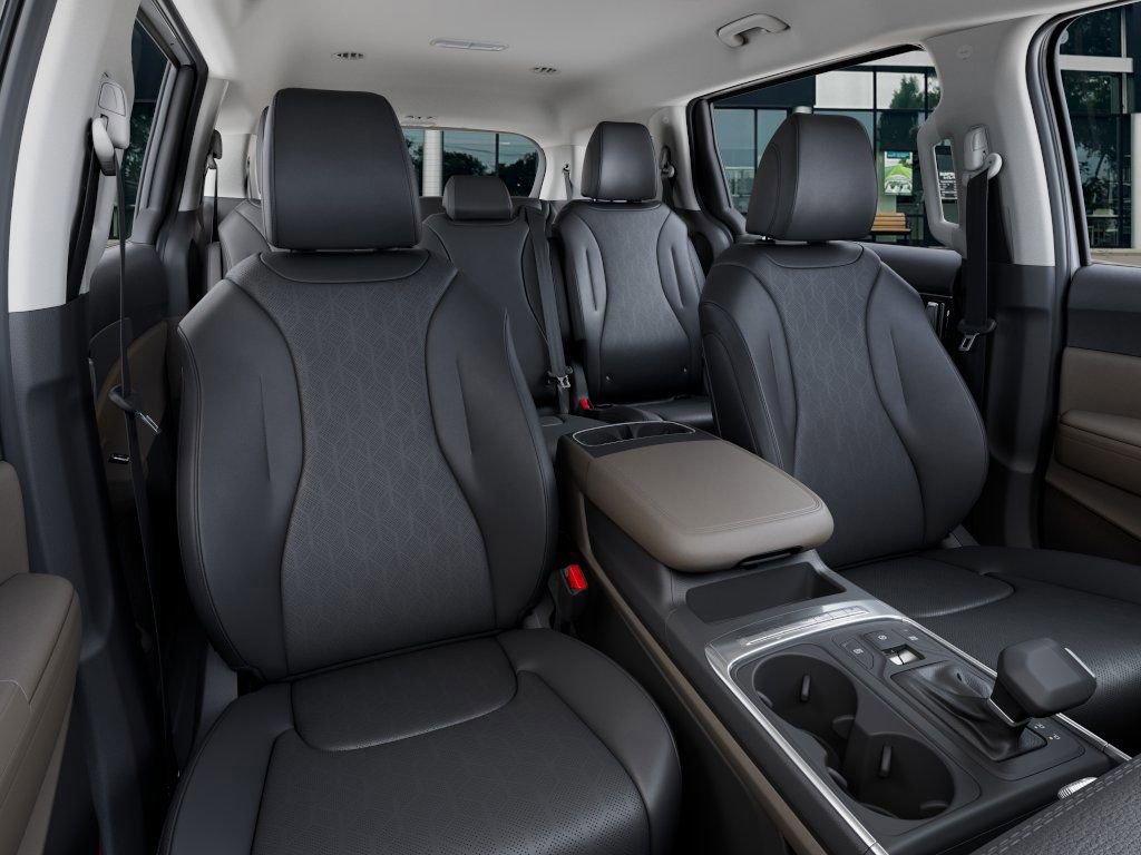 Used 2026 Kia Carnival image 16