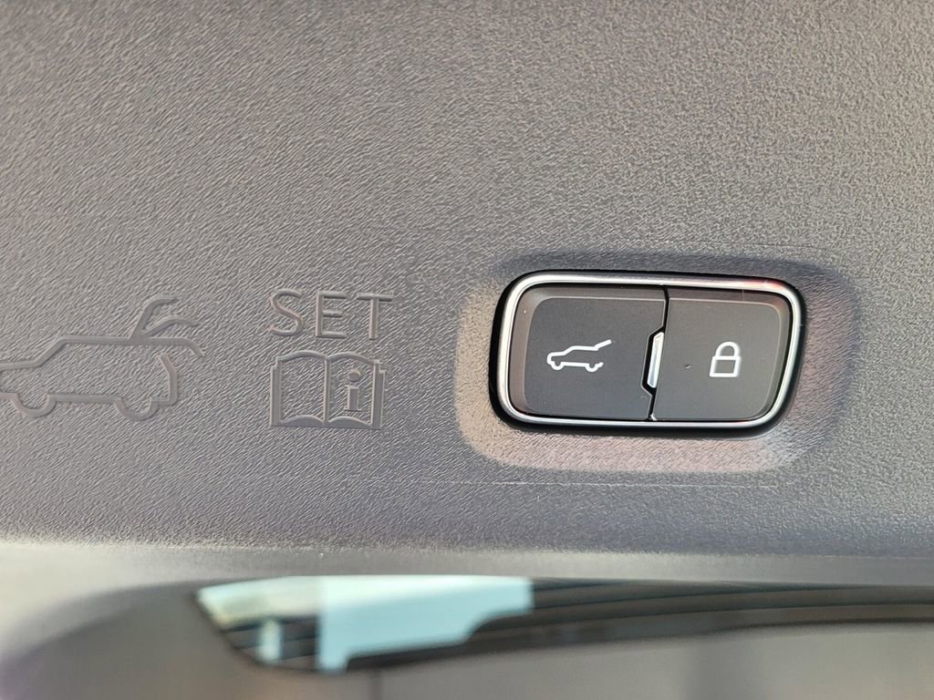 New 2025 Ford Expedition Platinum w/ Driver's Package AWD/4WD image 12