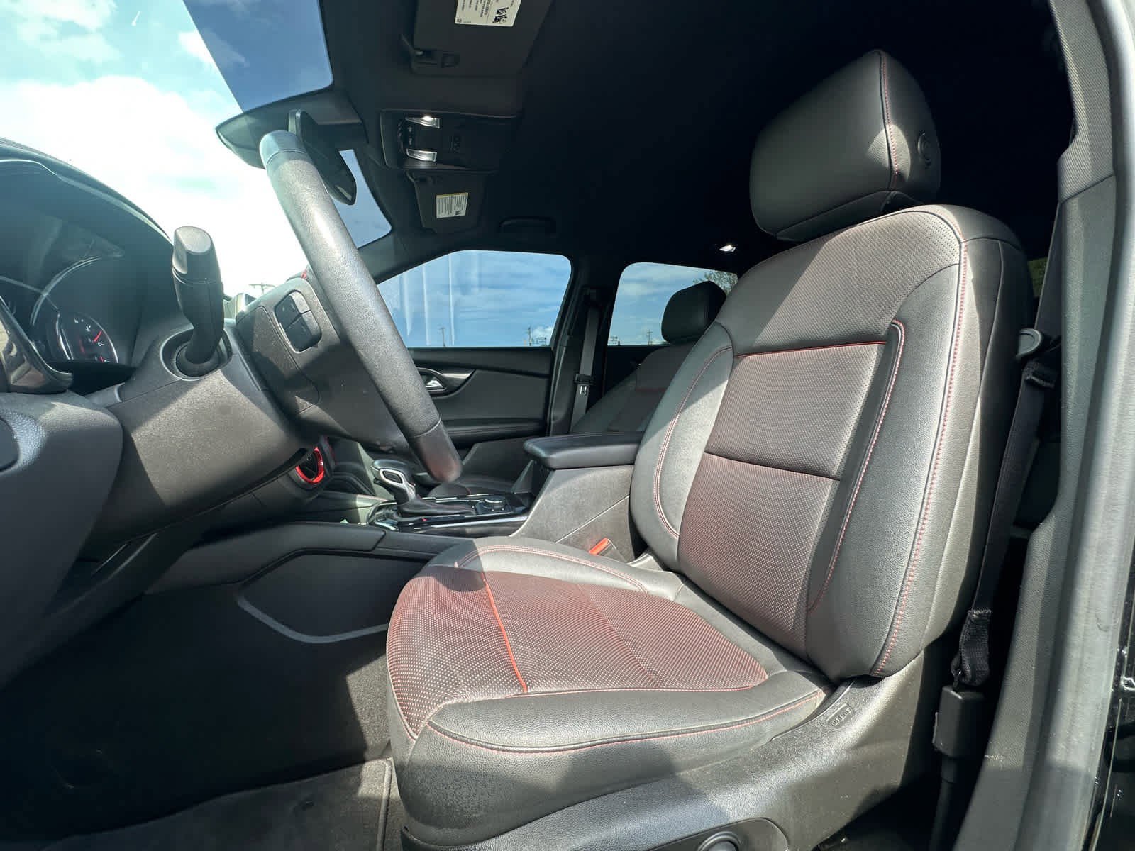 Used 2021 Chevrolet Blazer RS w/ LPO, Sport Package image 2