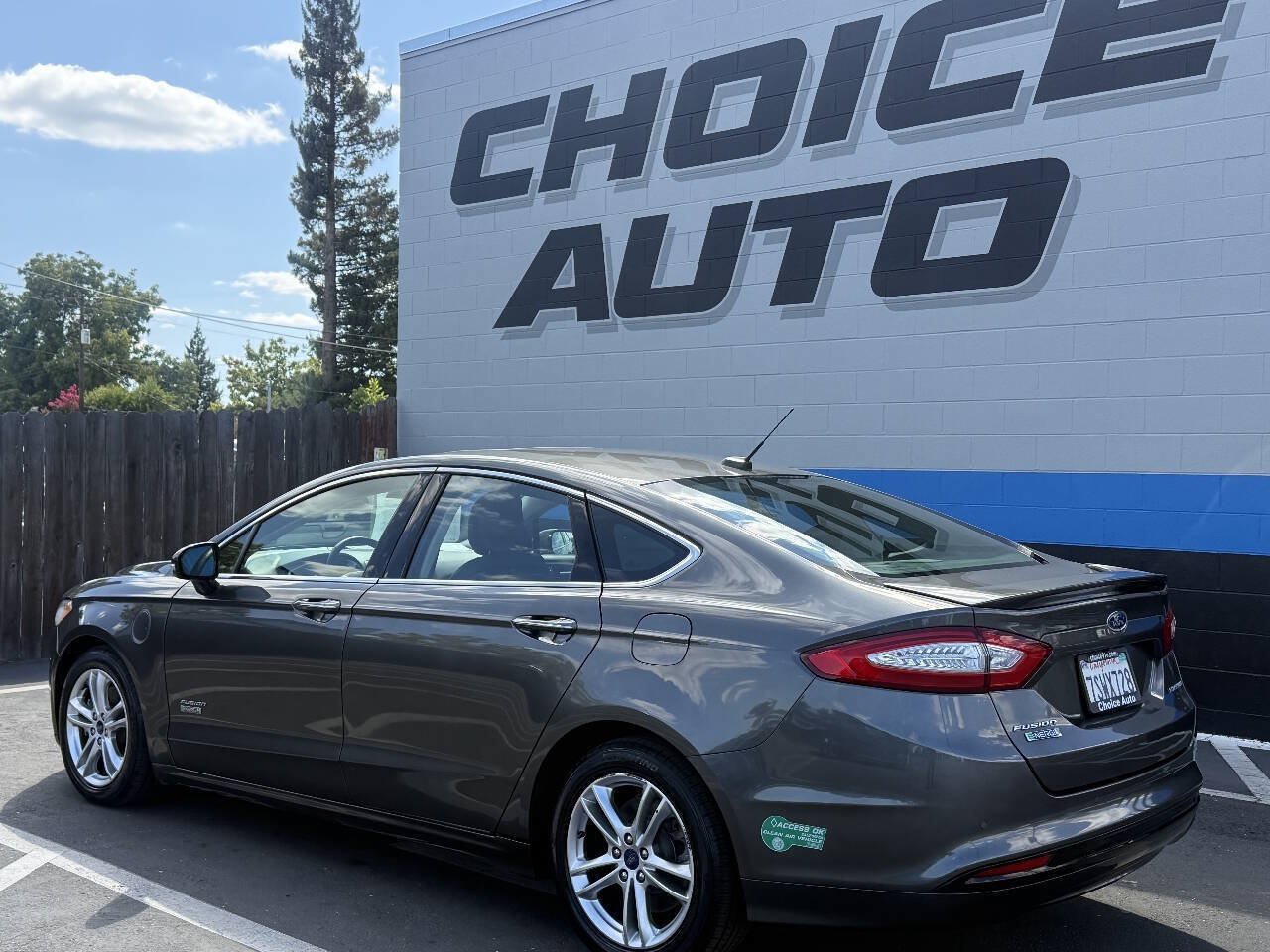 Used 2016 Ford Fusion Energi Titanium w/ Driver Assist Package FWD image 28