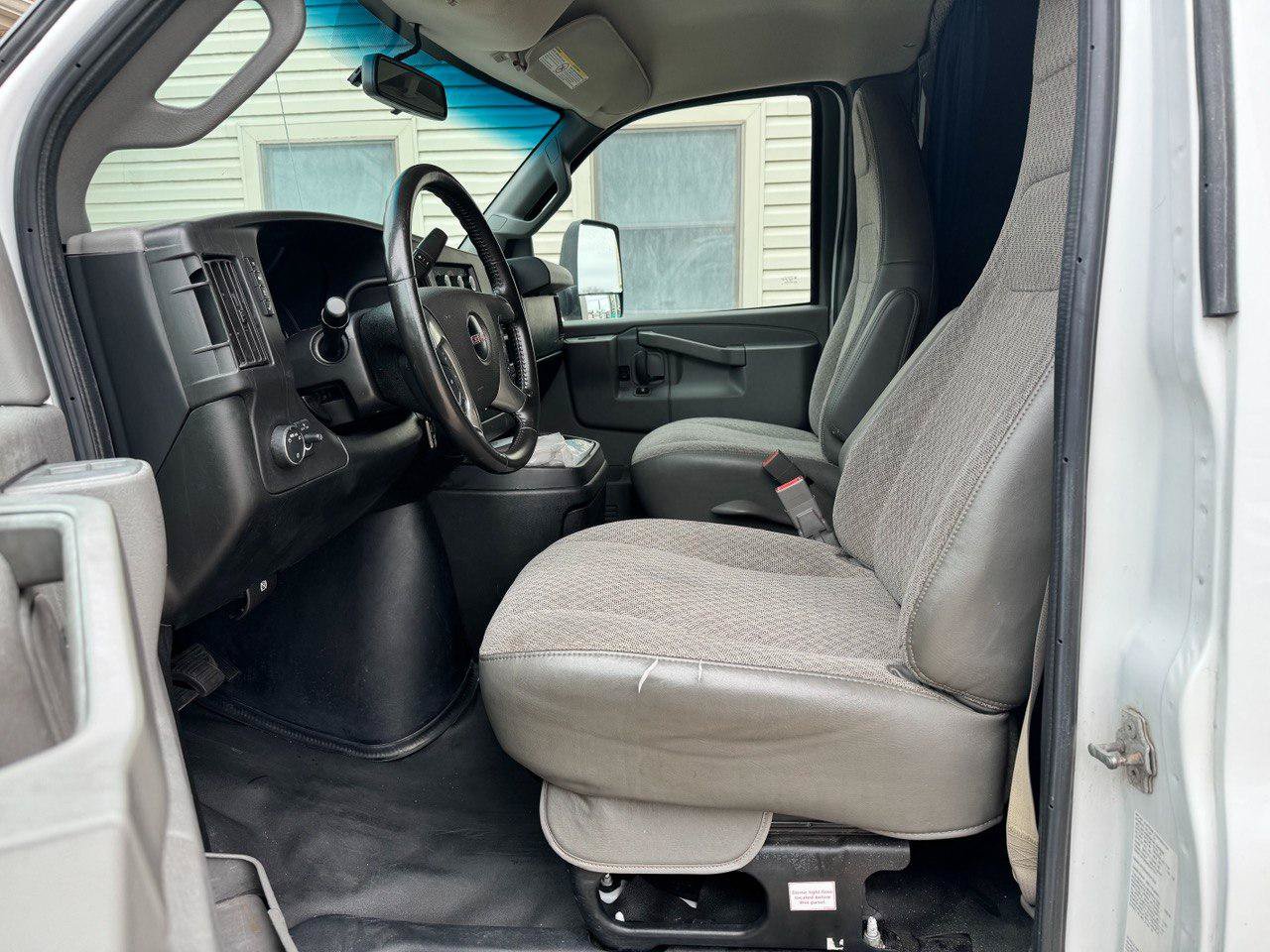Used 2019 GMC Savana 3500 w/ Power Convenience Package RWD image 8