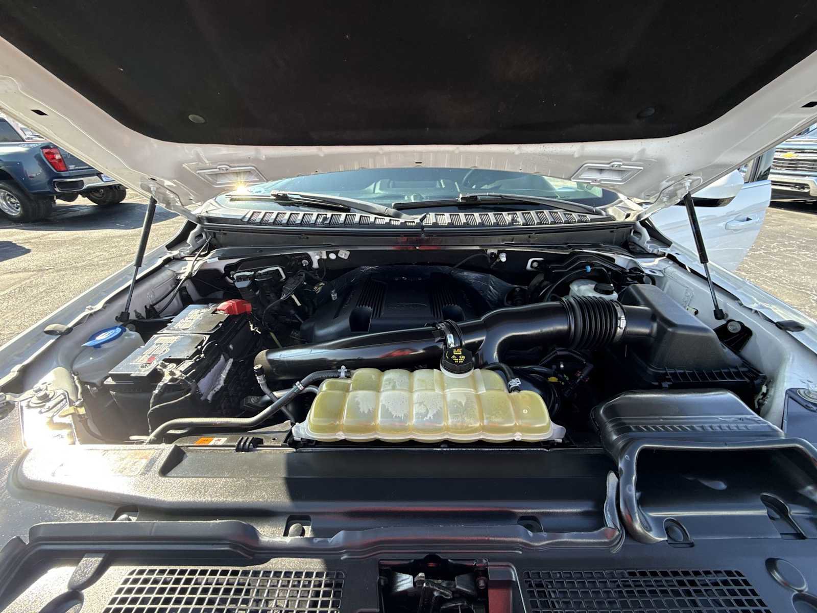 Used 2019 Ford Expedition XLT image 17