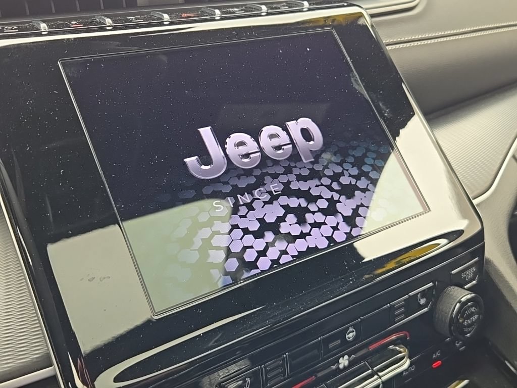 Certified 2023 Jeep Grand Cherokee L Laredo AWD/4WD image 28