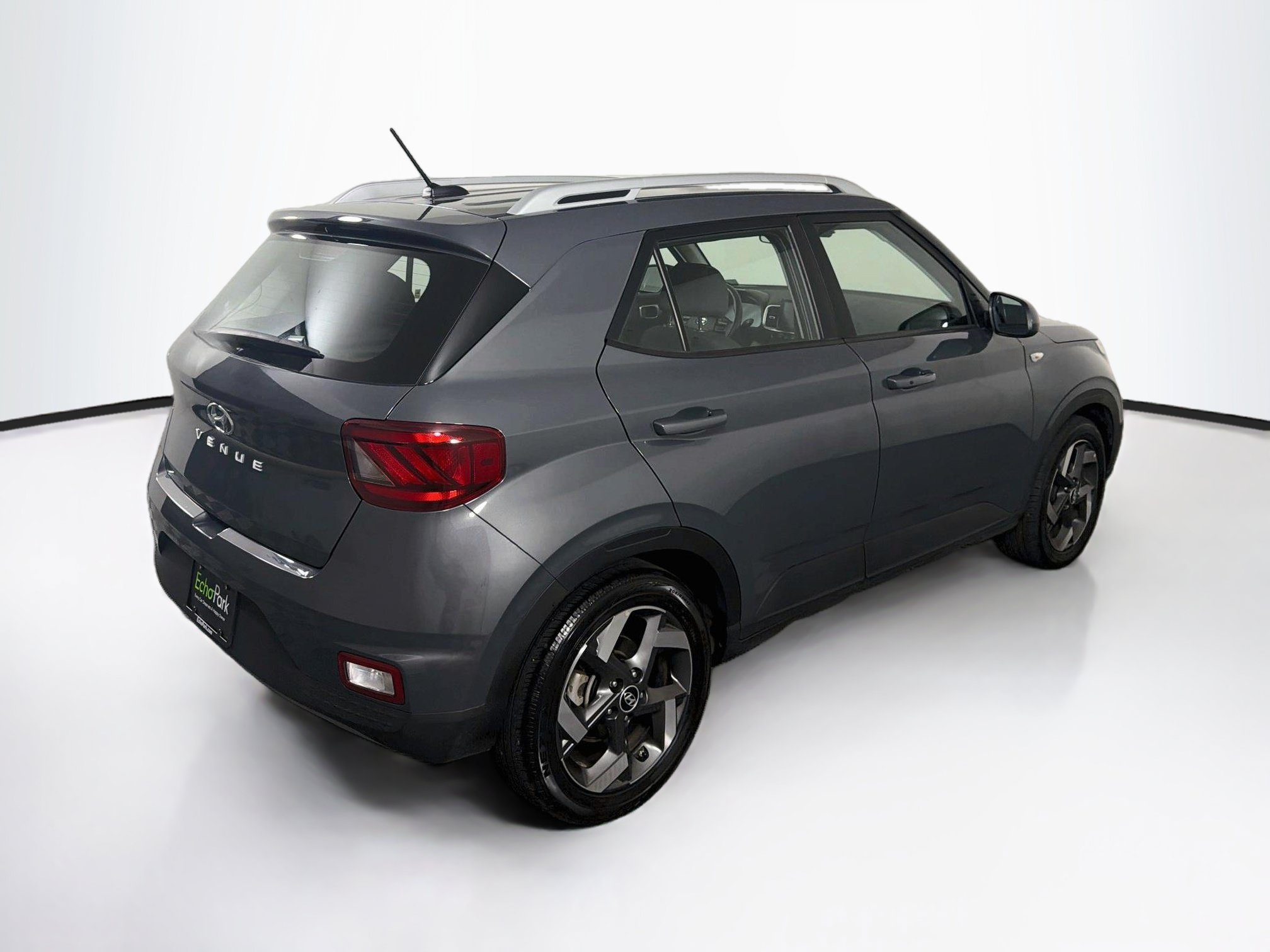 Used 2025 Hyundai Venue SEL FWD image 9