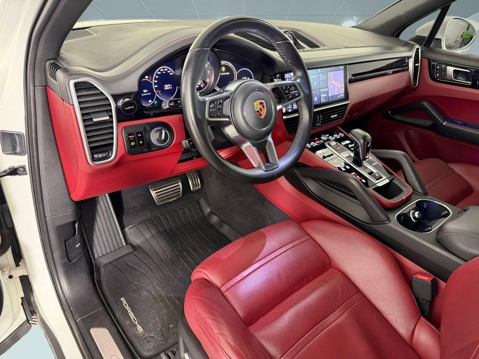 Used 2019 Porsche Cayenne S AWD/4WD image 4