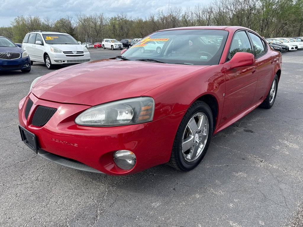 Used 2007 Pontiac Grand Prix GT w/ Sun And Sound Package FWD image 2