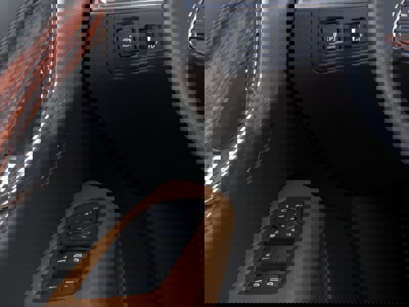 New 2025 Cadillac XT5 Premium Luxury w/ LPO, Floor Liner Package image 22