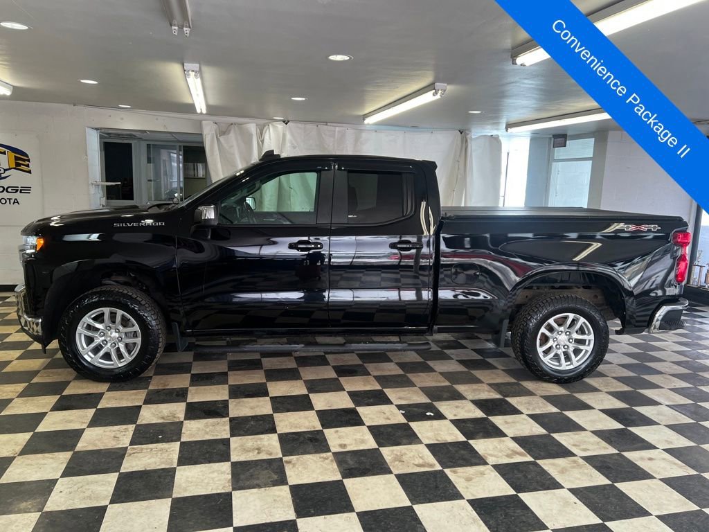 Used 2021 Chevrolet Silverado 1500 LT w/ Convenience Package II AWD/4WD image 10