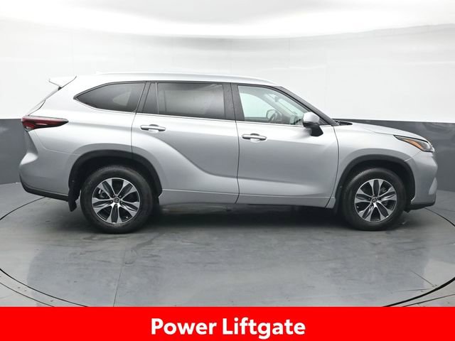 Certified 2024 Toyota Highlander XLE image 8