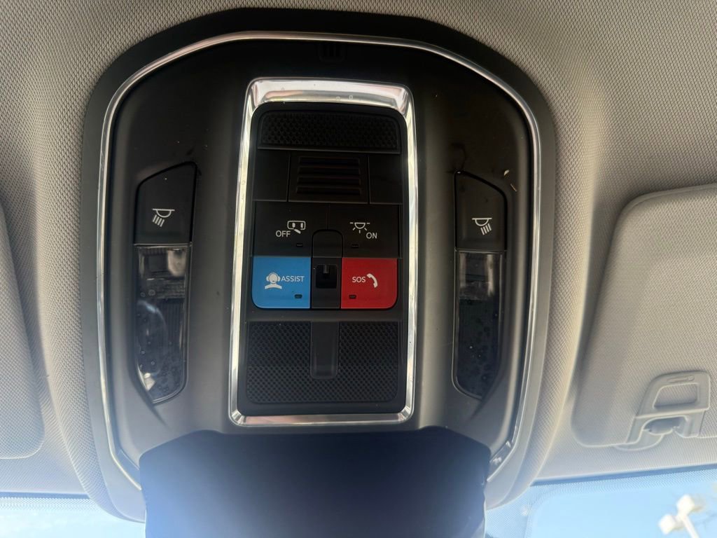 Used 2023 Jeep Grand Cherokee L Laredo AWD/4WD image 25