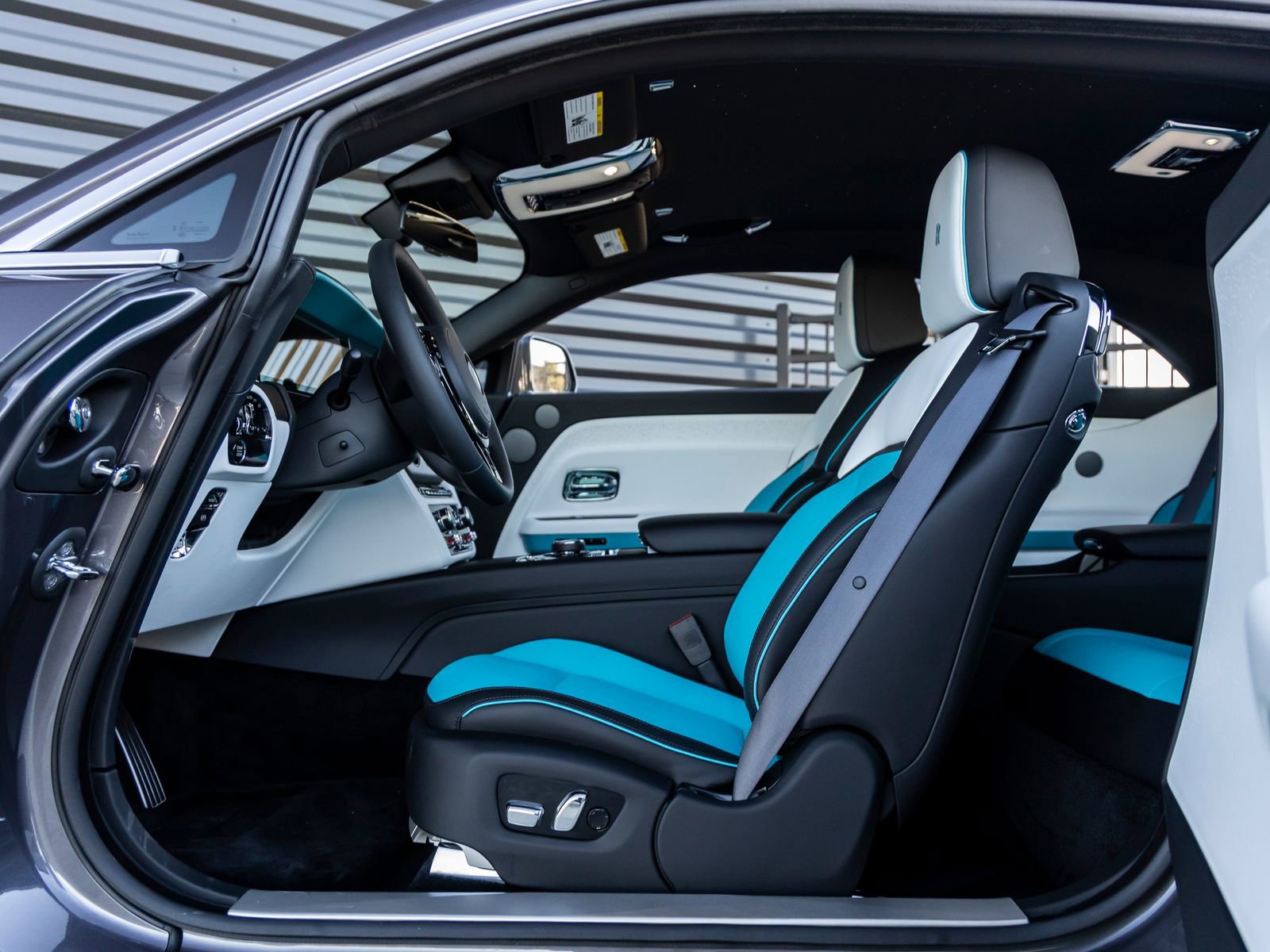 Certified 2025 Rolls-Royce Spectre image 26