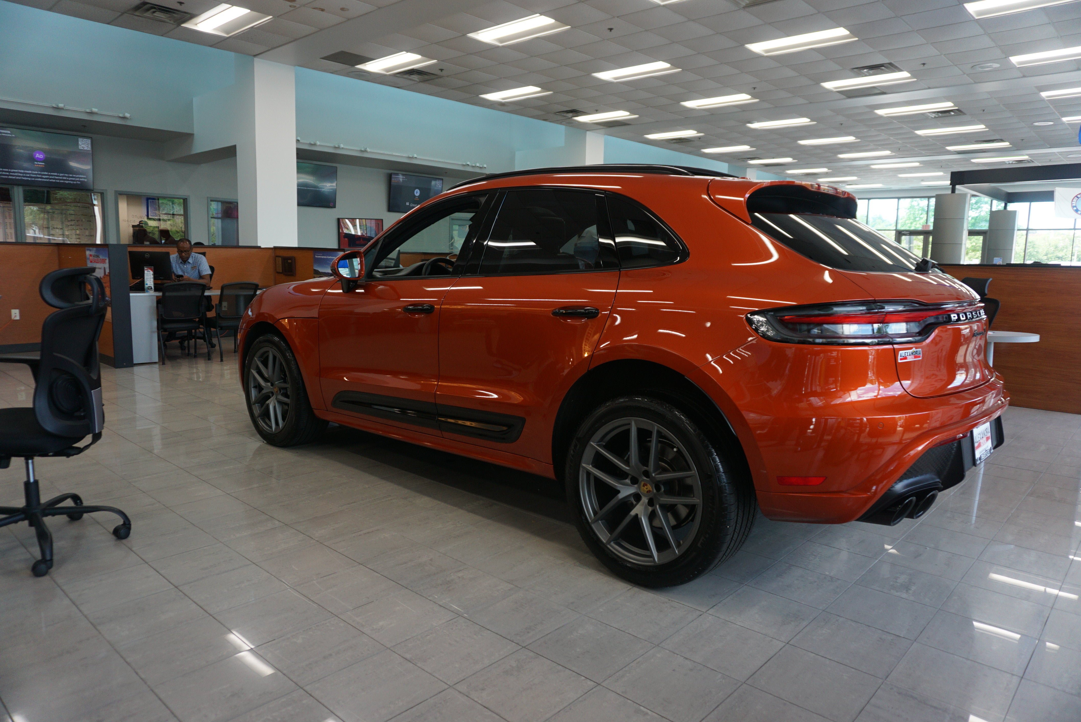 Used 2022 Porsche Macan S AWD/4WD image 5
