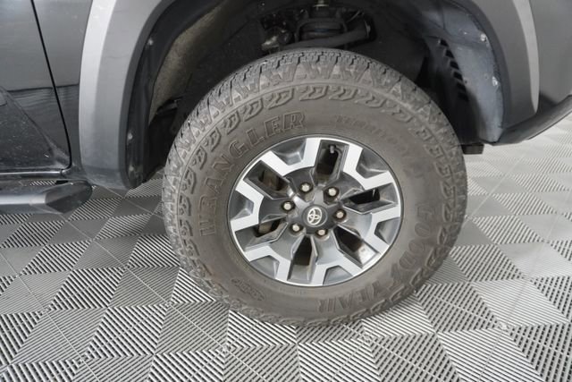 Used 2023 Toyota Tacoma TRD Off-Road w/ Technology Package AWD/4WD image 15