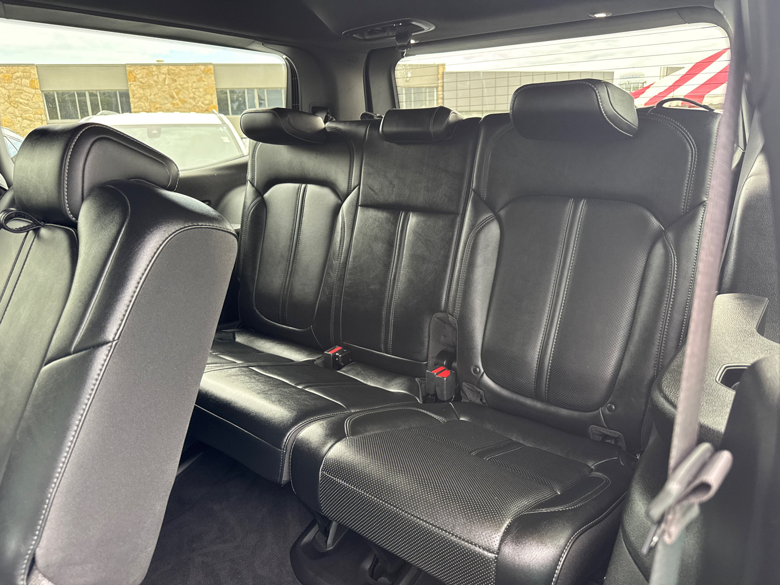 Used 2022 Jeep Wagoneer Series II AWD/4WD image 6
