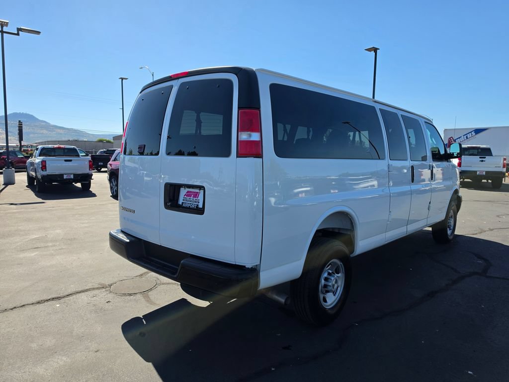 Used 2025 Chevrolet Express 3500 LS RWD image 5