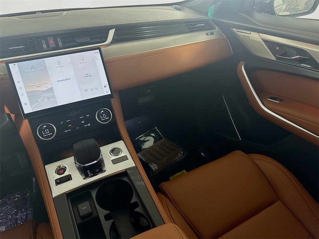 New 2026 Jaguar F-PACE R-Dynamic S image 23