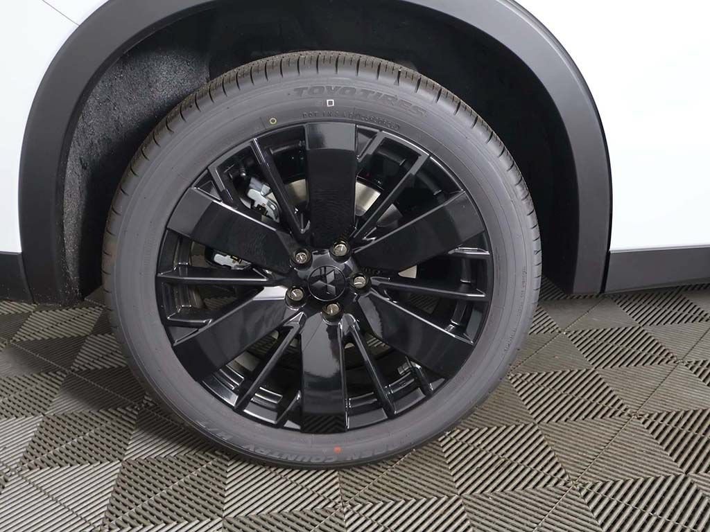New 2026 Mitsubishi Outlander LE FWD image 20