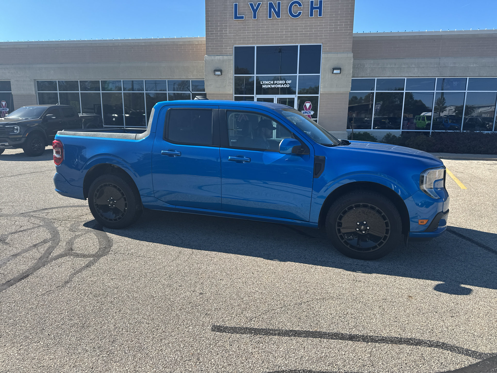 Used 2025 Ford Maverick Lobo AWD/4WD image 4
