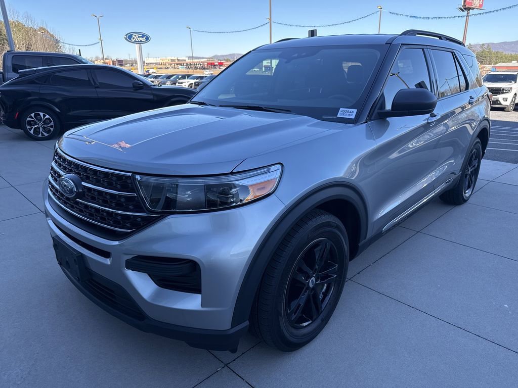 Used 2024 Ford Explorer XLT video 3
