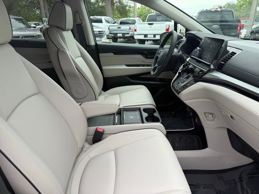 Certified 2026 Honda Odyssey Touring image 12